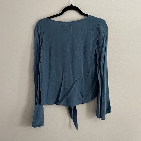 Tracy Evans Limited Wmn XS Blue Embroidered Tie/Button Front L/Sleeve Blouse NWT - Picture 12 of 12